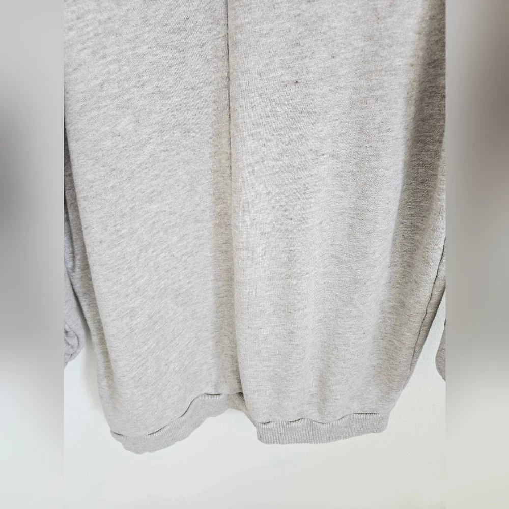 Babaton Gray Cream Crewneck Sweater‎ size Large
